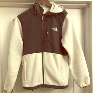 White and gray North Face Denali with hood!